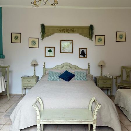 Le Domaine Des Pres Du Hom Bed and Breakfast Bézu-Saint-Éloi Exteriör bild